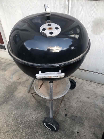 Photo of free Webber Charcoal Kettle Grill (Columbia Heights, DC) #1