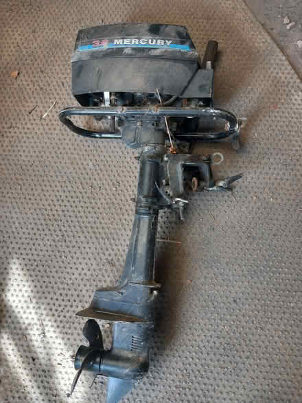 Photo of free Outboard Engine (New Milton BH25) #3