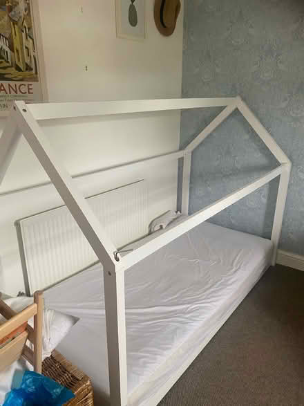 Photo of free Single “house” bed (Welwyn Garden City (AL7)) #1