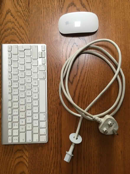 Photo of free Old iMac power lead, mouse and keyboard (Tolworth KT6) #1