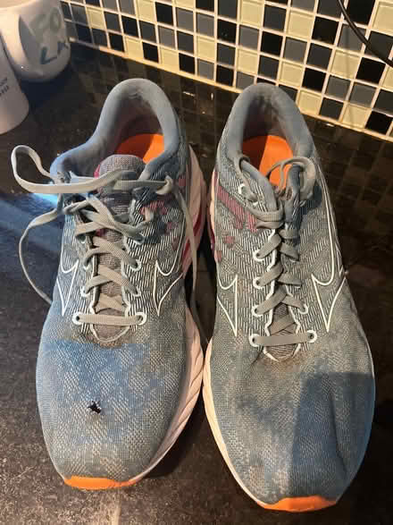 Photo of free Mizuno running trainers size 8 (Borrowash DE72) #1