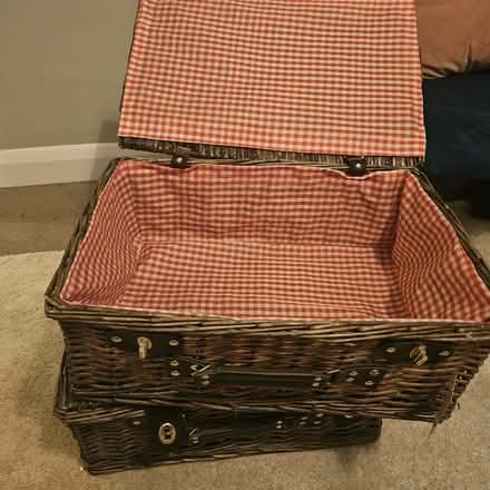 Photo of free Wicker Hampers (Colliers Wood SW19) #2