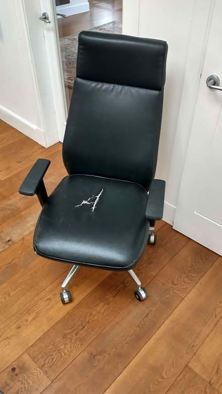Photo of free office chair (The Grange EH9) #1