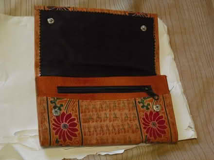 Photo of free Women's plastic purse with 5 compartments. (Grange Court E10) #3