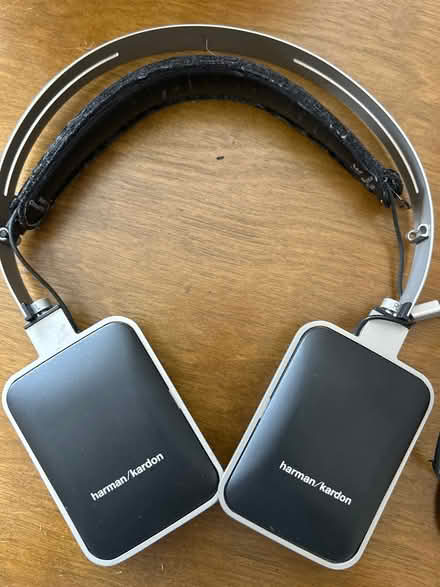 Photo of free Harman/kardon headphones (Campbell) #2