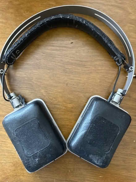Photo of free Harman/kardon headphones (Campbell) #3