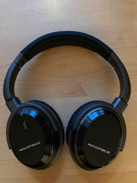 Photo of free Noise canceling headphones (Bedford MA near town center) #1