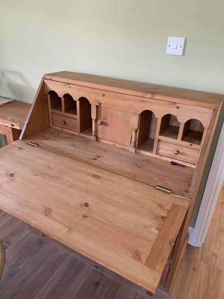 Photo of free Pine bureau (TN24) #2