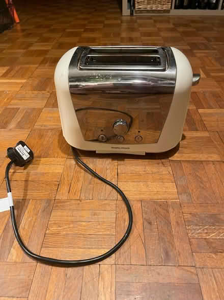 Photo of free toaster (Lee SE12) #1