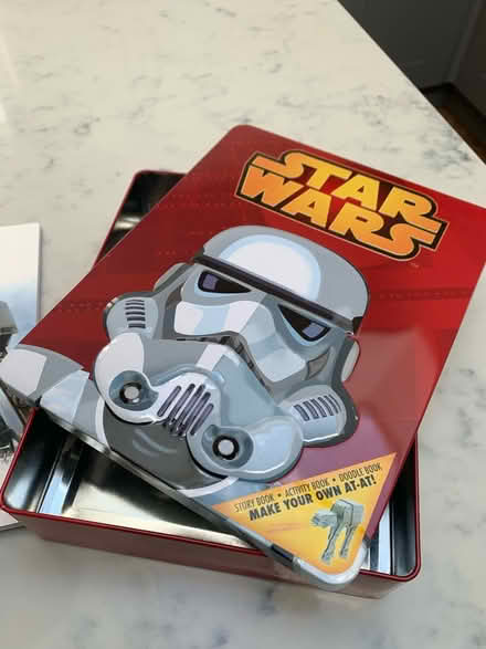 Photo of free Star Wars tin with books (Tadworth KT20) #1