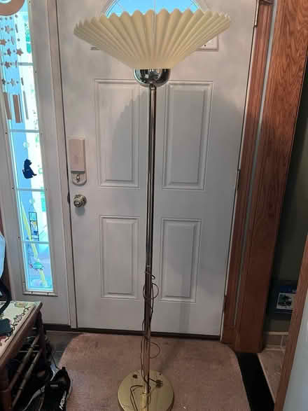 Photo of free Standing lamp (8 Mile & Meadowbrook) #1