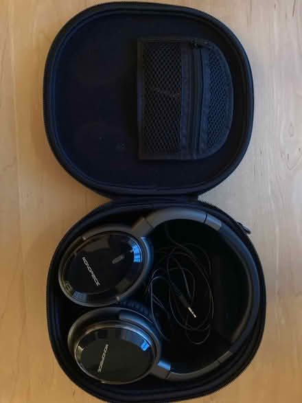 Photo of free Noise canceling headphones (Bedford MA near town center) #2