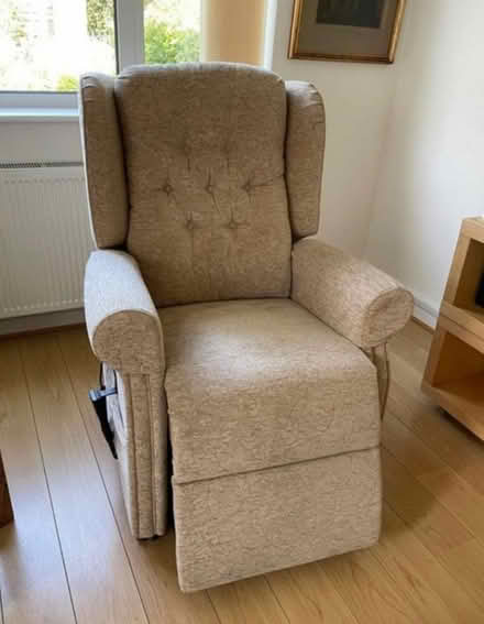Photo of free Electric riser / recliner chair (Littlemore OX4) #3