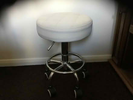 Photo of free almost new stools with wheels (Pickering YO18) #1