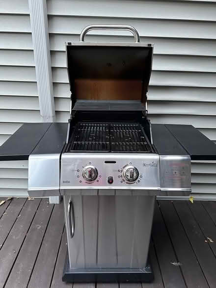 Photo of free Char Broil InfraRED Grill (Ossining, NY) #2