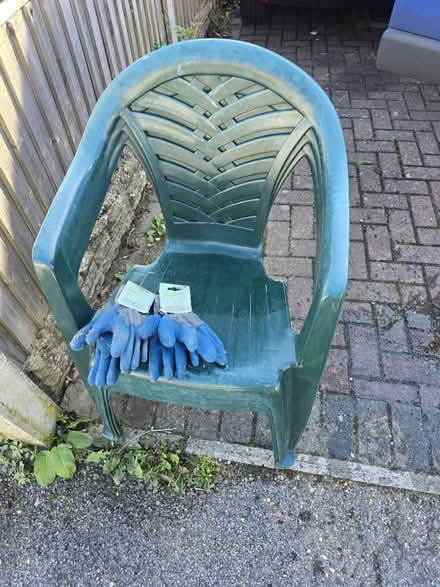 Photo of free 3 plastic chairs (Flitwick) #1