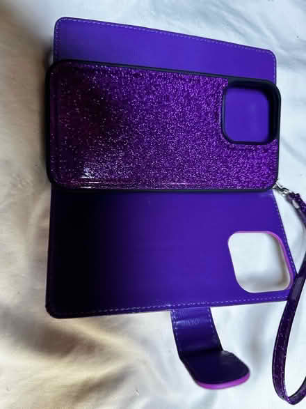 Photo of free iPhone 14 Pro Max wallet/phone case (South Elgin) #3