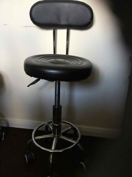 Photo of free almost new stools with wheels (Pickering YO18) #2