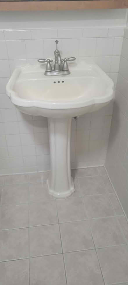 Photo of free Bathroom Fixtures (Gambrills off Waugh Chapel Rd) #1