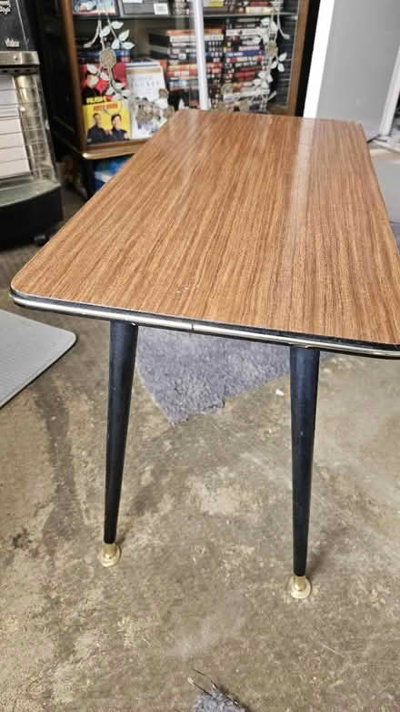 Photo of free Small table - legs unscrew (BN220UQ) #2