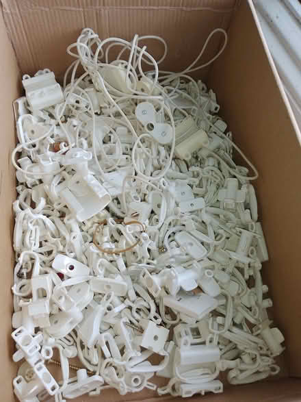 Photo of free Curtain hooks (CT10) #1