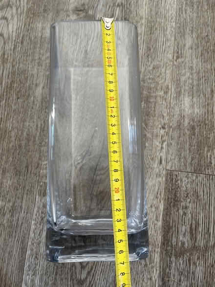 Photo of free Large glass vase (Edmund Park, Frome, BA11) #1