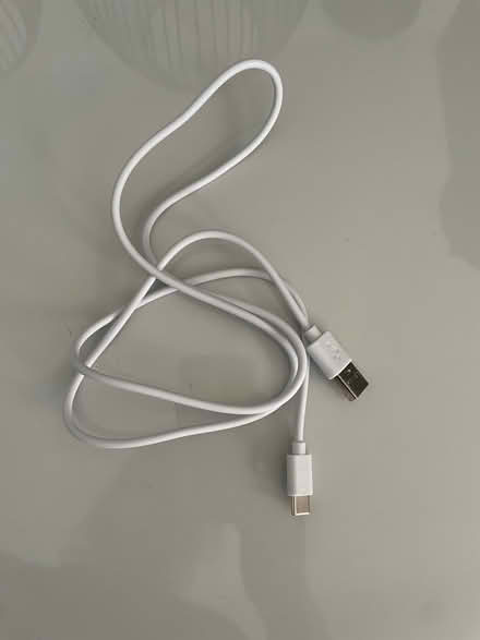 Photo of free White USB-C cable (201 Streatham High Road) #2