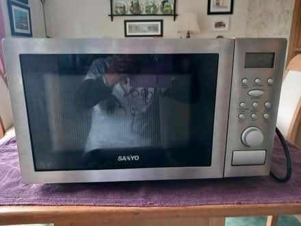 Photo of free Sanyo Microwave (Lisvane CF14) #1