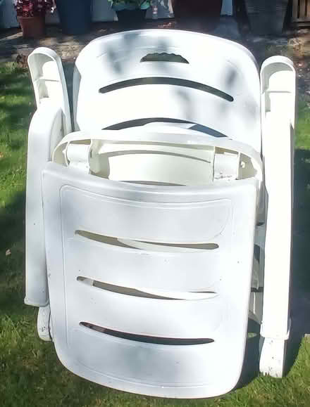 Photo of free Lounger and table (Eccleshill BD2) #2