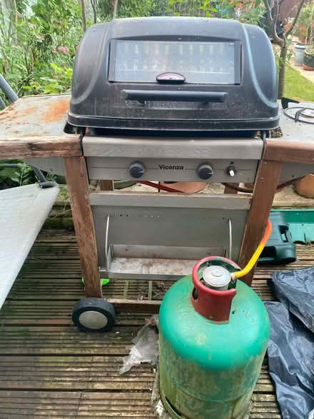 Photo of free Barbeque (Carpenders park WD19) #2
