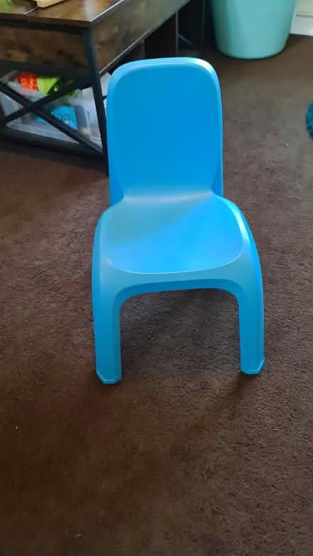 Photo of free Kids table with one chair (CB22) #2