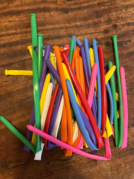 Photo of free 30 x long balloons for children’s parties (NW10) #1
