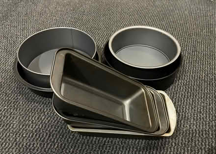 Photo of free Assorted baking tins. (Hoyland Common S74) #1