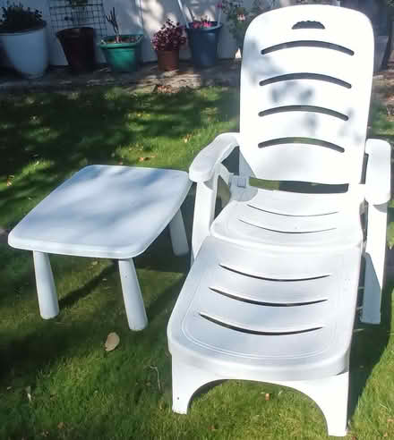 Photo of free Lounger and table (Eccleshill BD2) #1