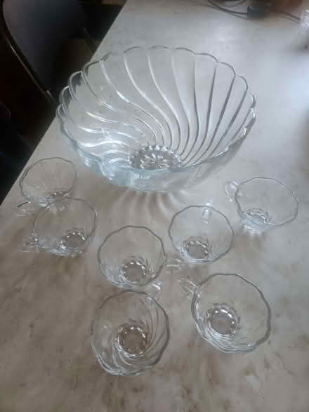 Photo of free Punch bowl with 7 cups (Northcourt OX14) #1