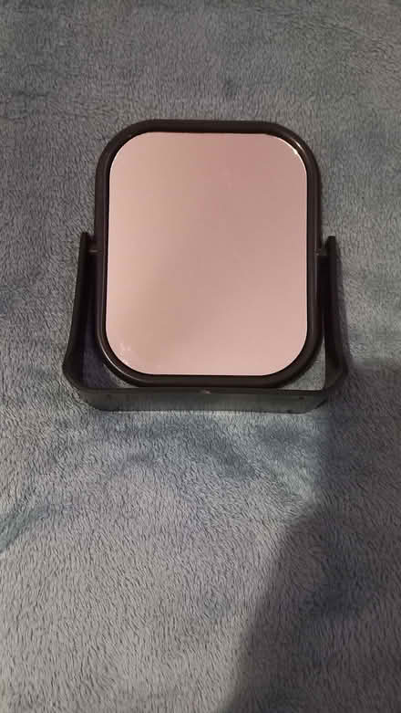 Photo of free Mirror. (Queenstown FY1) #1