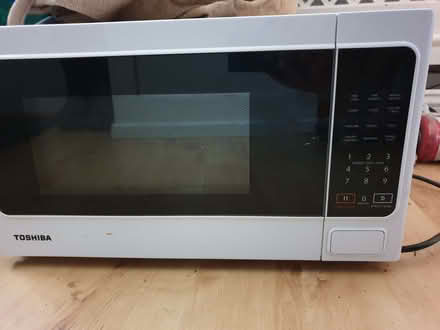 Photo of free Microwave. (Woodside SE25) #1