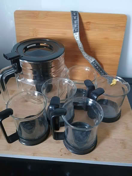 Photo of free Tea/coffee pot with 6 cups (E20, Stratford) #3
