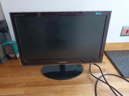 Photo of free Samsung pc monitor (Sutton Coldfield, B73) #1