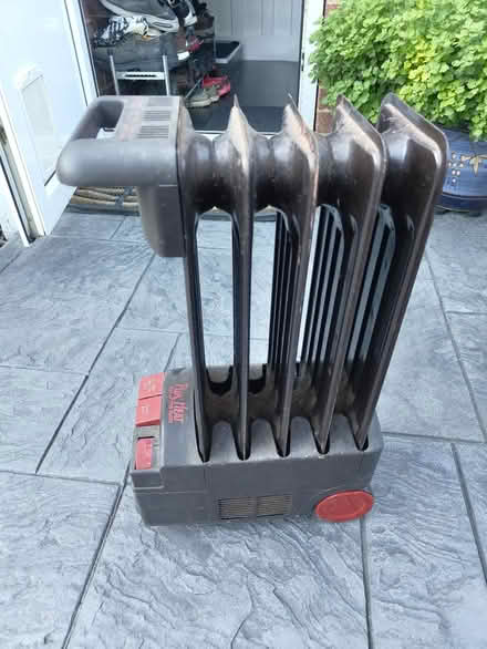 Photo of free DeLonghi electric heater (RG31 Tilehurst) #1