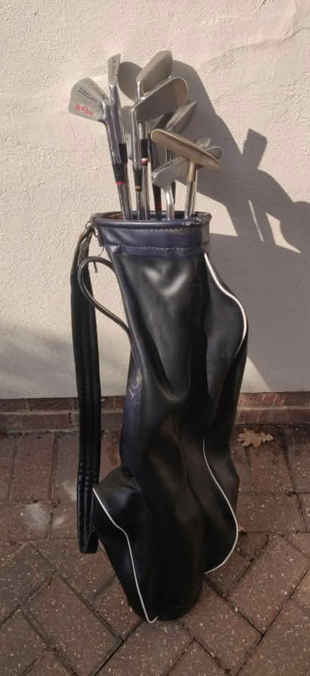 Photo of free Old Golf Clubs and Bag (Finchampstead, RG40) #1