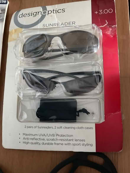 Photo of free Sun readers 3.00 (E14 Tower Hamlets) #1