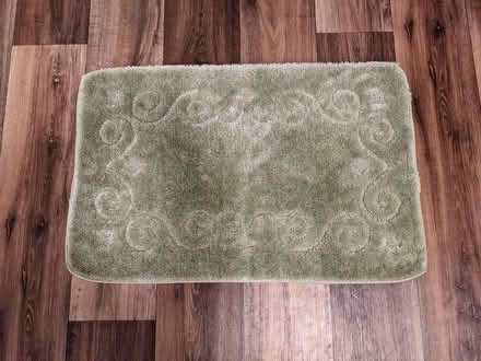 Photo of free 21x33 light green bath mat non-slip (Capitol Hill) #1