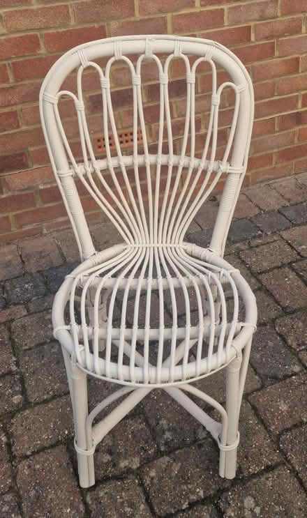 Photo of free Single white wicker chair (AL4) #1
