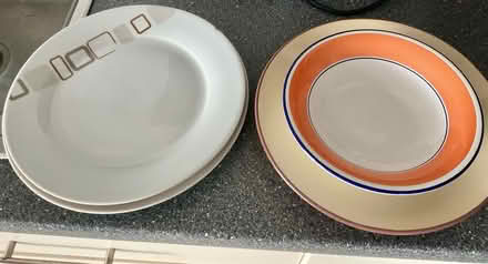 Photo of free 4 plates and a bowl (E14 Tower Hamlets) #1