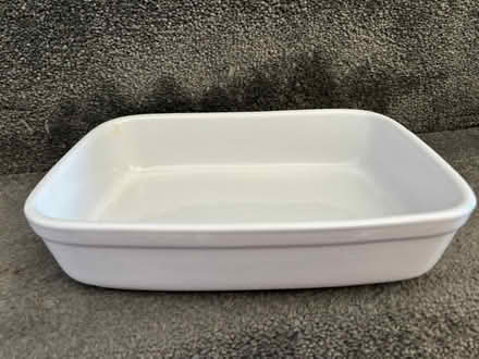 Photo of free White oven proof disg (Currie EH14) #1