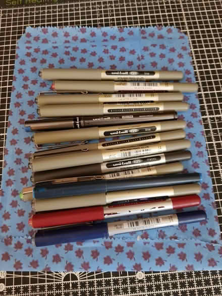 Photo of free Collection of gel pens (Oldfield Park) #1