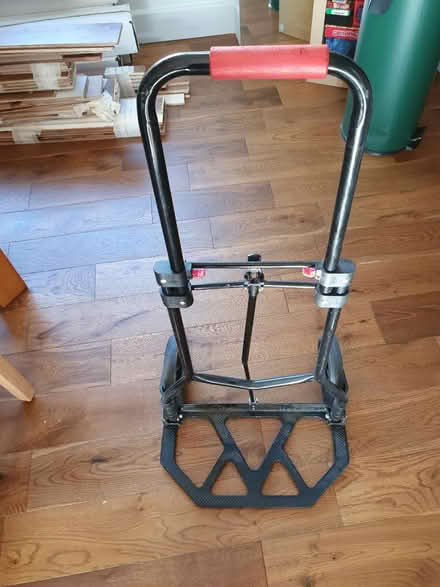 Photo of free Trolley (Borough Underground SE1) #1