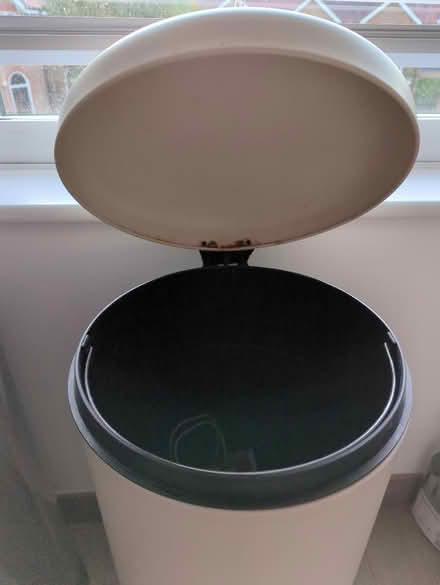 Photo of free bin (KT7) #2