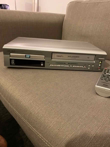 Photo of free DVD/VCR Combo Player (ME10) #1